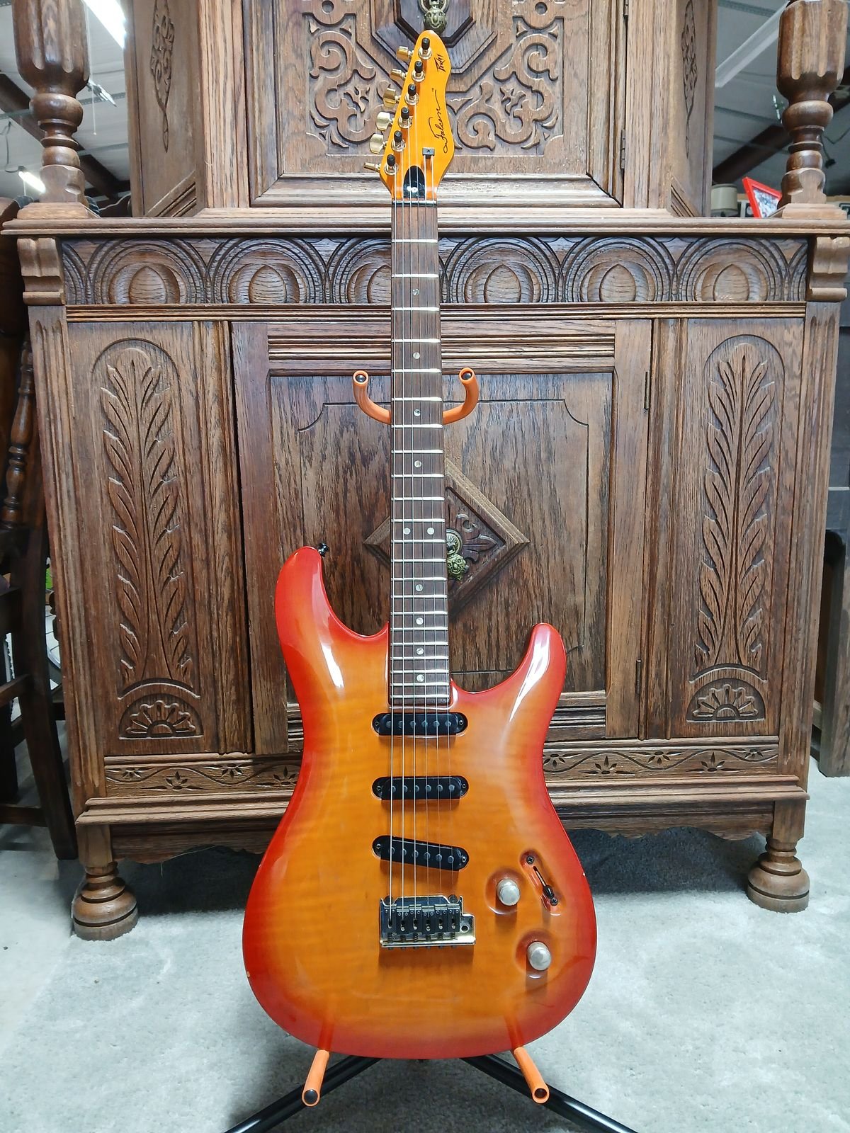 USED 1991 Peavey Falcon Custom Cherry Sunburst