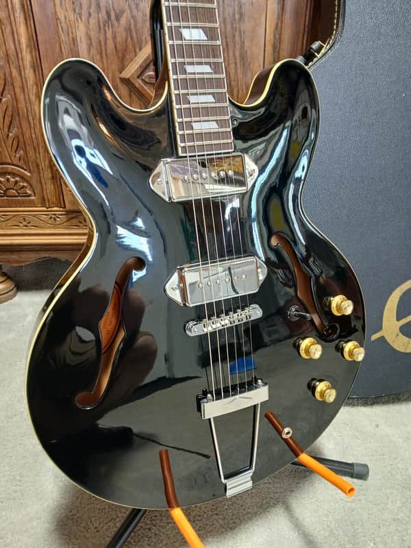 USED 1995 Epiphone Casino Ebony Hollowbody with Epiphone Hardcase - Image 2
